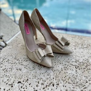 Betsy Johnson Bow Prince D'Orsay Pumps